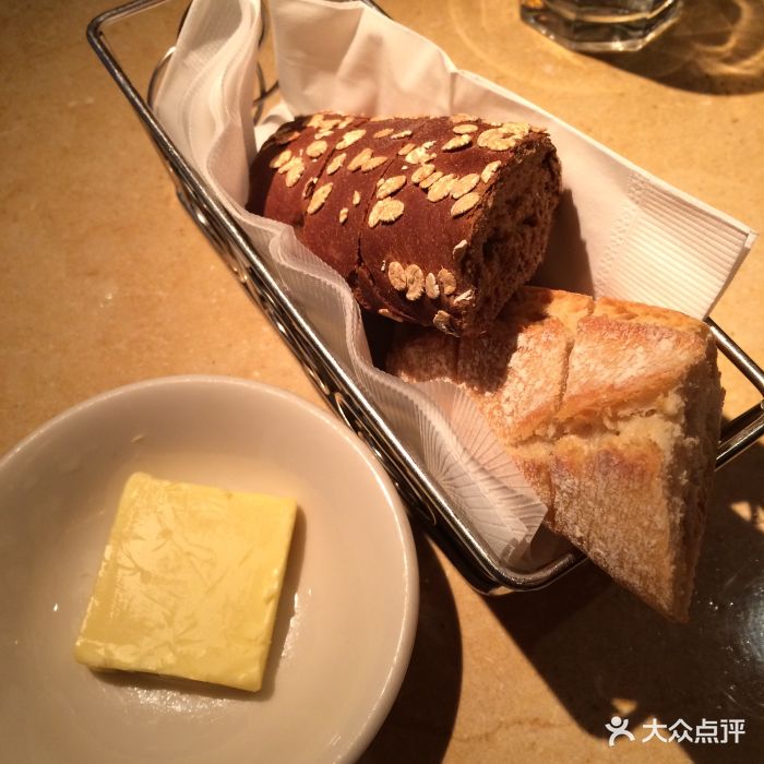 the cheesecake factory 芝乐坊餐厅(迪士尼小镇店)餐前面包图片 - 第