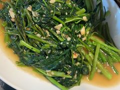 -五谷丰登农家院·地道胶东菜·海鲜烧烤(威海店)