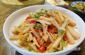 Lotus Root Noodles in Large Bowl