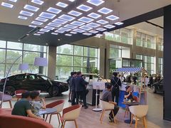 -奔驰上海利星(七宝店)