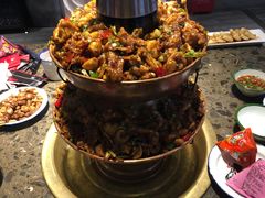 -沪小二炭火蛙锅(淮海中路美食不夜城店)