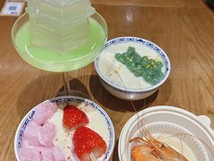 草莓麻薯冰-李百蟹·江南蟹黄面·河景餐厅(夫子庙总店)