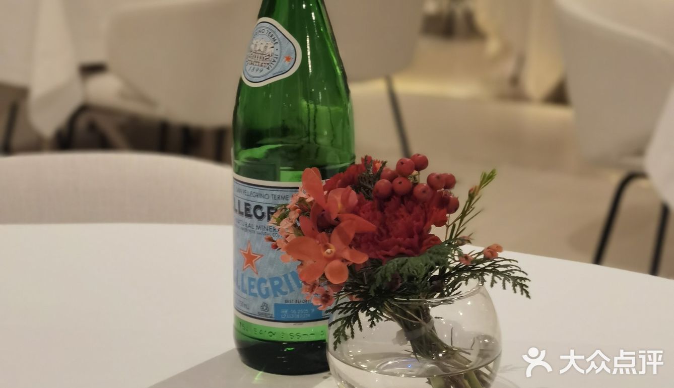 感受一下米其林餐厅的餐点魅力，服务真的是没的说了～