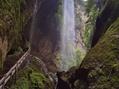 -龙水峡地缝景区