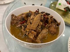 小鸡炖蘑菇-百瑞谷饭庄