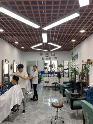 -V8潮牌·接发烫染连锁