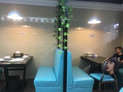 卡座-茅炒屋龙虾·烧烤·湘菜(新河路店)