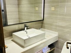 -凯里亚德酒店(深圳北站大浪商业中心店)
