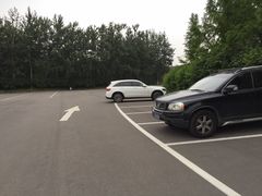 -奥林匹克森林公园南门-停车场