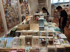 -猫的天空之城概念书店(杭州南宋御街店)