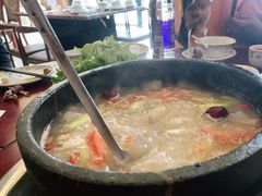 -鲁朗纳麦石锅鸡庄园