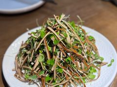 香椿苗拌黑豆皮-向川南·水煮鱼·川菜(和平里店)