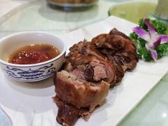 雅和至尊烧鹅例份-雅和生态渔庄·宜城锅巴饭(龙灵山公园店)