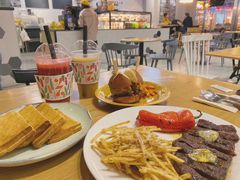 -HELLO 27 意面·沙拉·帕尼尼