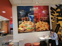 -麦当劳(汉口火车站候车室店)