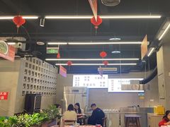 -洪霞餐馆·川菜·鲜货现炒(两江春城店)