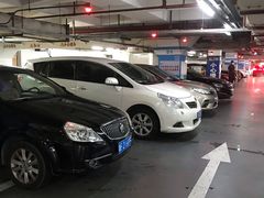 -百联西郊购物中心·停车场