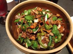 辣椒炒肉-鸽子侯·家宴·平价海鲜(市图书馆店)