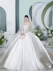 -不晚国际婚纱礼服
