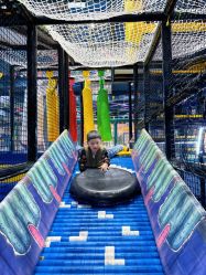 -反弹蹦床公园·亲子乐园·团建·派对(尚品奥莱店)