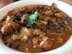 小鸡炖蘑菇-关东小磨东北菜(上海长风大悦城店)