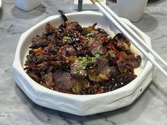 辣香牛干巴-蔼若春.传承三十年云南菜(金碧公园店)