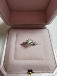 -威德钻石-克拉钻大本营(南京东路店)