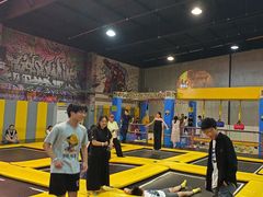 -极限Jump蹦床·新潮玩运动世界·室内乐园·团建·派对中心