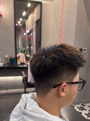 -老肖男士理发店