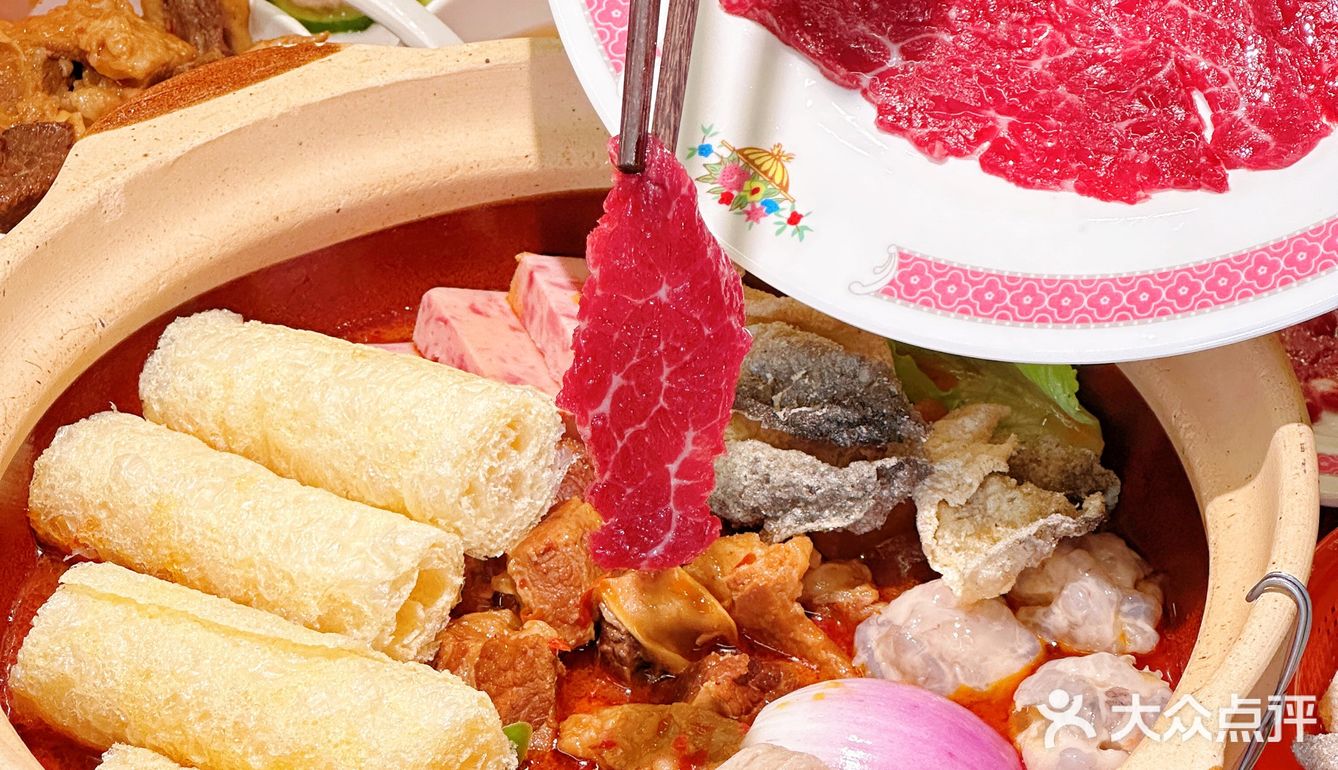 火遍魔都的牛腩煲火锅富天添开新店啦！