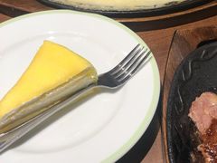 榴莲千层-萨莉亚意式餐厅(杭州滨江天街店)