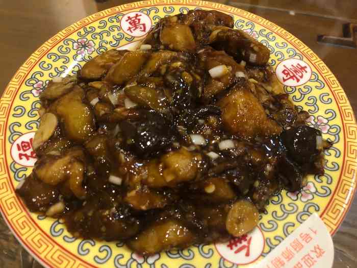 柳泉居饭庄是北京著名的八大居之一,始建于明代隆庆年间,距今已有四