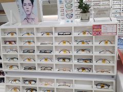-诺柯视眼镜-蔡司依视路官方工厂店(淞南一店)