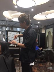 点击看大图 -八佰伴8008星级形象店