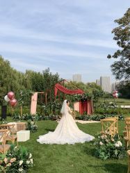 -欣薇婚纱(新源乐汇城店)