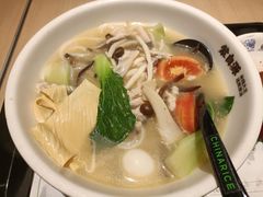 -蒙自源米线大王(东站店)