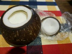 -志龙皇冠吃货椰子铺