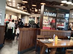 大堂-星巴克(无锡百联奥特莱斯店)