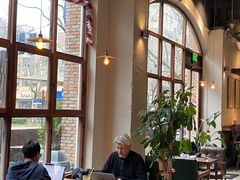 靠窗位-VESH COFFEE(定西路店)