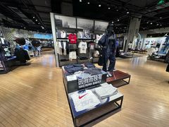 -泡泡玛特POPMART(上海环球港店)