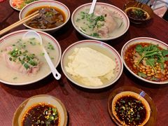 -老方桌烂蹄花川菜馆(九龙坡店)
