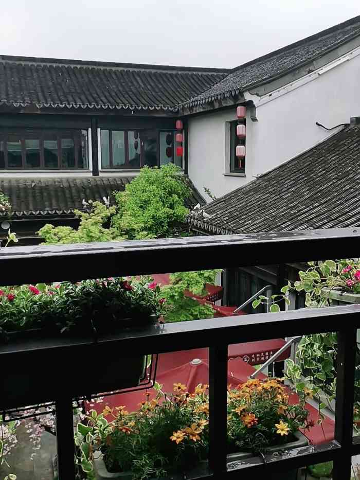 吴越荣记(娄门店)-"环境挺好,价格不高,适合约会,还会再来的.