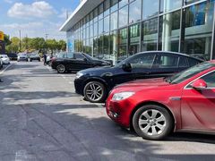 -上海宝信宝马4S店