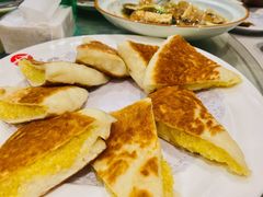 黄米烙-小船渔村•大连菜•大连焖鱼(明泽街店)