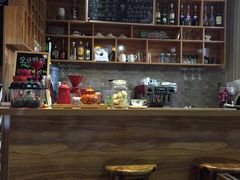 -Rabbit Cafe私房西餐甜点咖啡(栖霞路店)