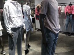 -URBAN REVIVO(西安Momopark店)