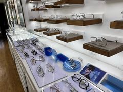 -翰佐蔡司小乐圆·依视路星趣控·暴龙眼镜折扣店