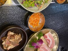 -臻牛烤肉