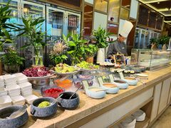 -大中华希尔顿酒店-念自助餐·嗨啤·小龙虾