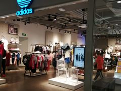 -adidas(滔搏朝阳大悦城店)